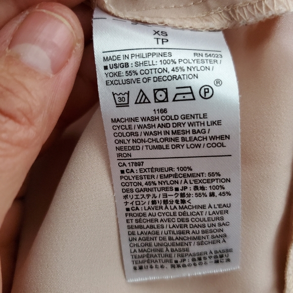 Banana Republic Peach Detailed Sleeveless Blouse Size XS.Pit to pit approx: 18 - Picture 4 of 6